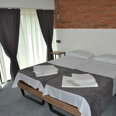 Hotel Baratashvili 12 Tiflis Dış mekan fotoğraf