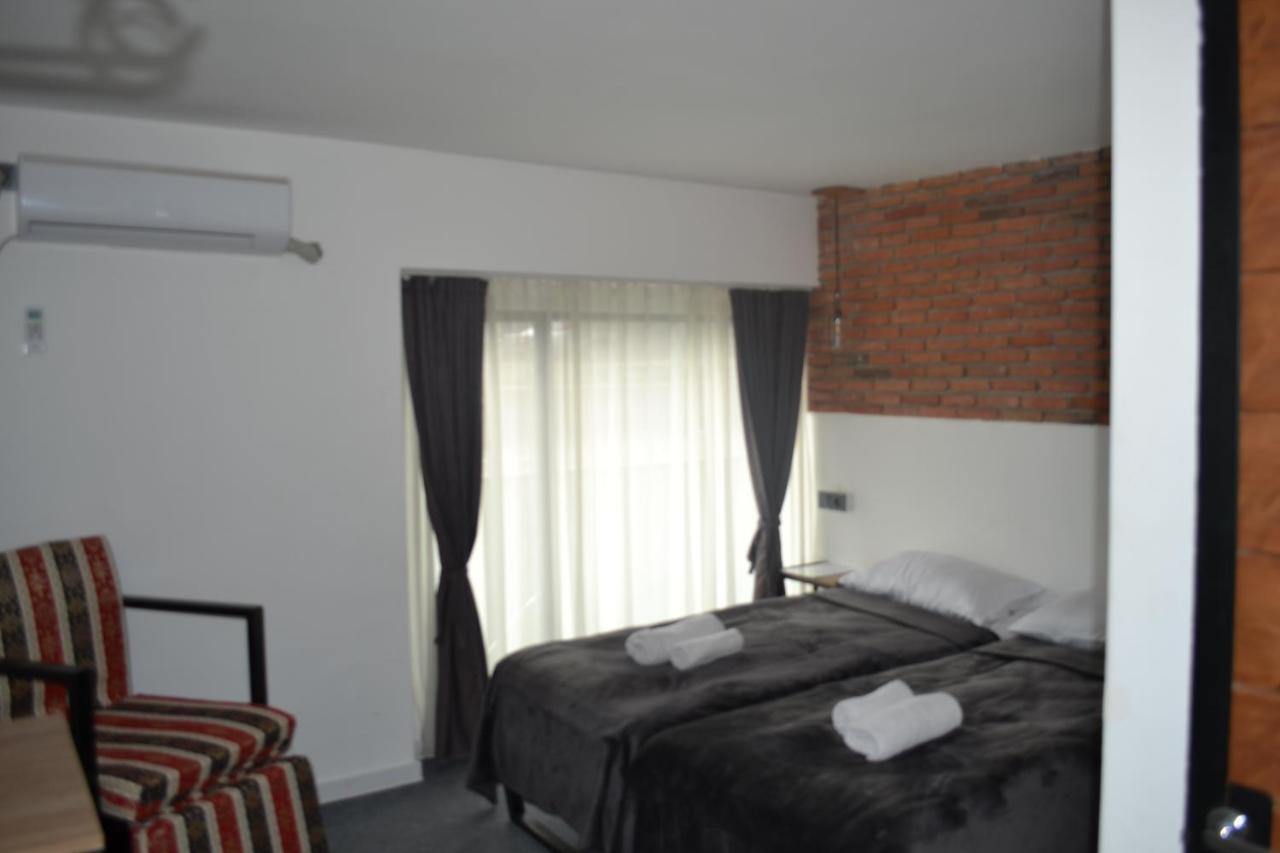 Hotel Baratashvili 12 Tiflis Dış mekan fotoğraf