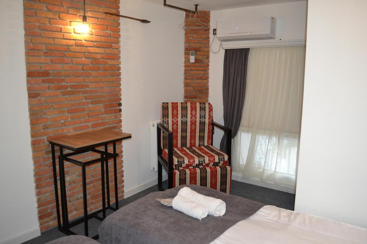 Hotel Baratashvili 12 Tiflis Dış mekan fotoğraf