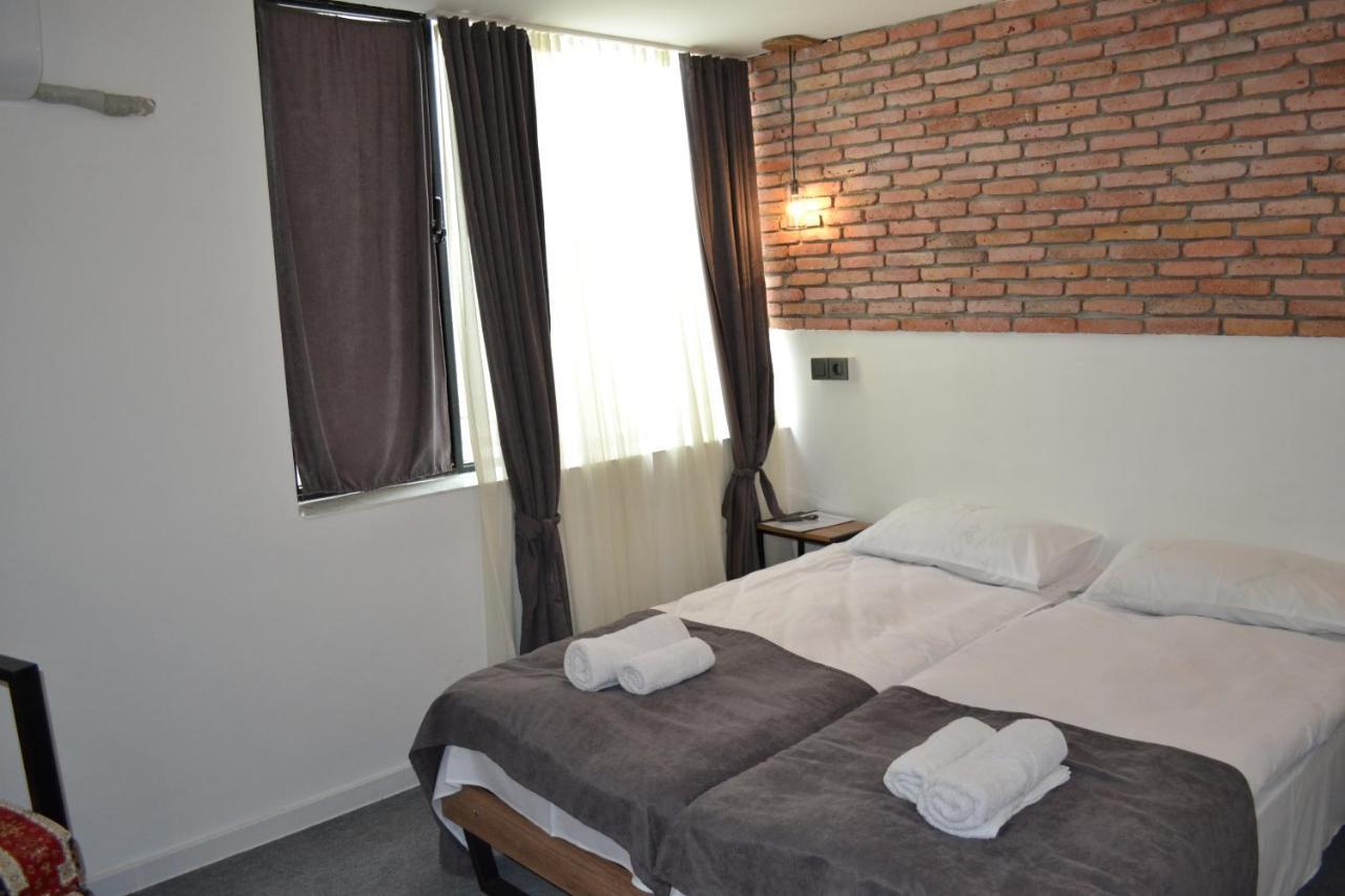 Hotel Baratashvili 12 Tiflis Dış mekan fotoğraf