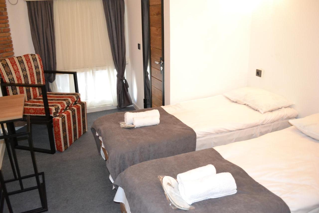Hotel Baratashvili 12 Tiflis Dış mekan fotoğraf
